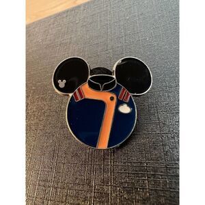 Disney  Pin WDW Cast Costume Hollywood Studios Star Tours